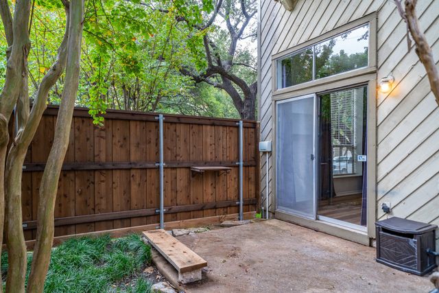 2815 Welborn Street 104, Dallas, TX 75219