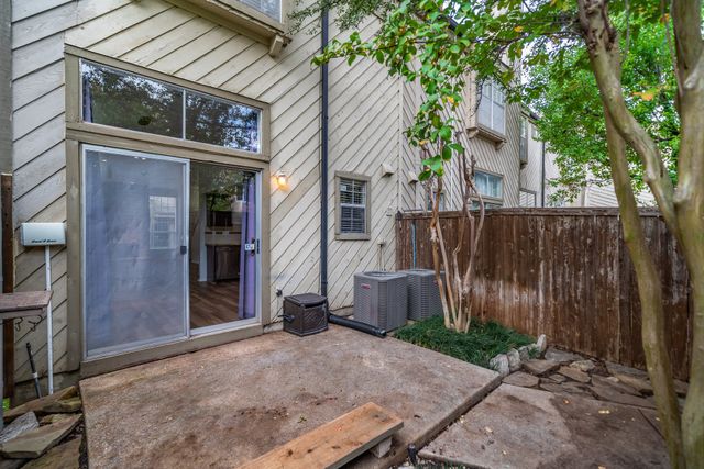 2815 Welborn Street 104, Dallas, TX 75219