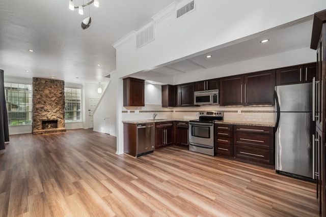 2815 Welborn Street 104, Dallas, TX 75219
