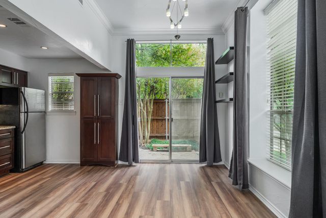 2815 Welborn Street 104, Dallas, TX 75219