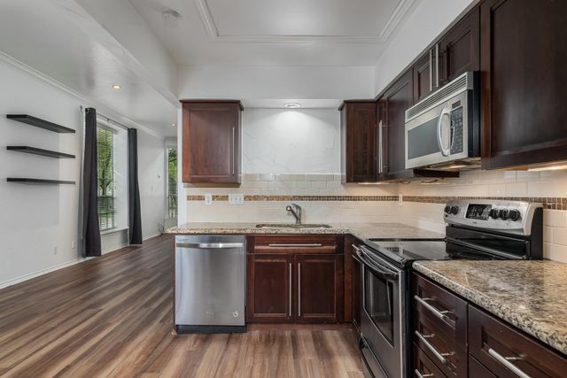 2815 Welborn Street 104, Dallas, TX 75219