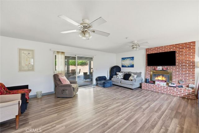 27828 Parkvale, Saugus, CA 91350