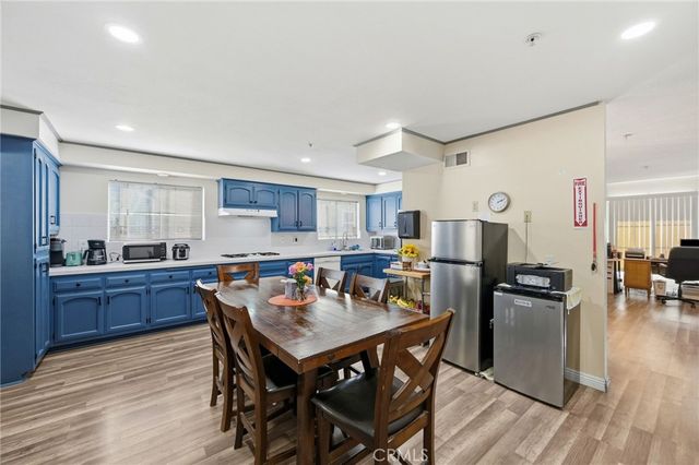 27828 Parkvale, Saugus, CA 91350