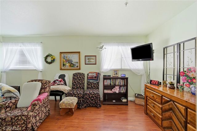 27828 Parkvale, Saugus, CA 91350