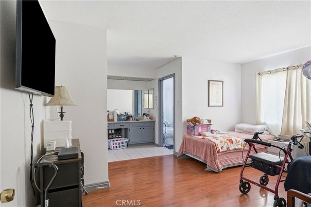 27828 Parkvale, Saugus, CA 91350