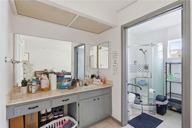 27828 Parkvale, Saugus, CA 91350