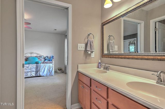 931 Walkers Bend Road, Johnson City, TN 37615