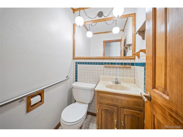 10152 W 70th Dr, Arvada, CO 80004