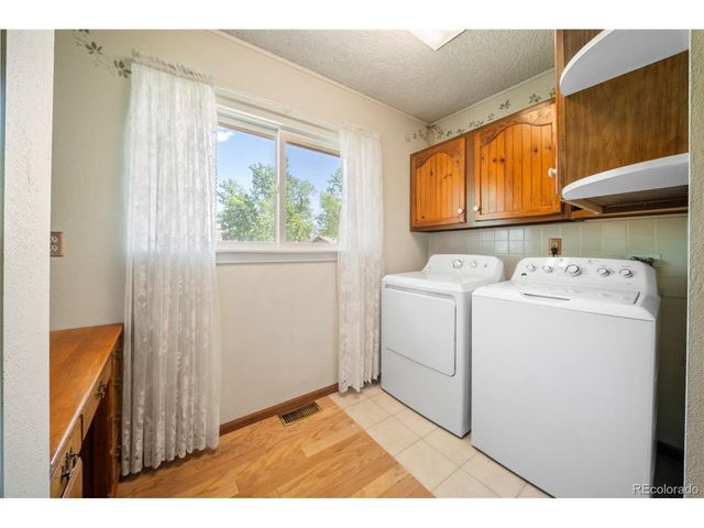 10152 W 70th Dr, Arvada, CO 80004