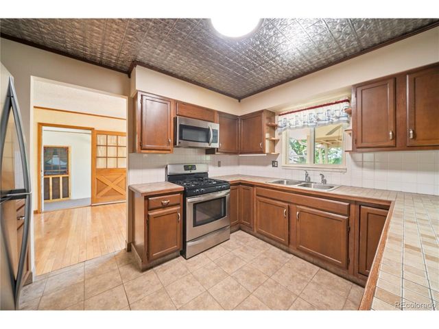 10152 W 70th Dr, Arvada, CO 80004