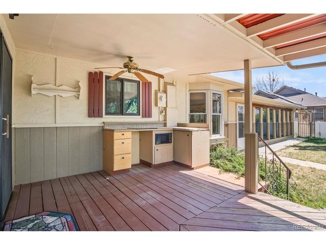 10152 W 70th Dr, Arvada, CO 80004