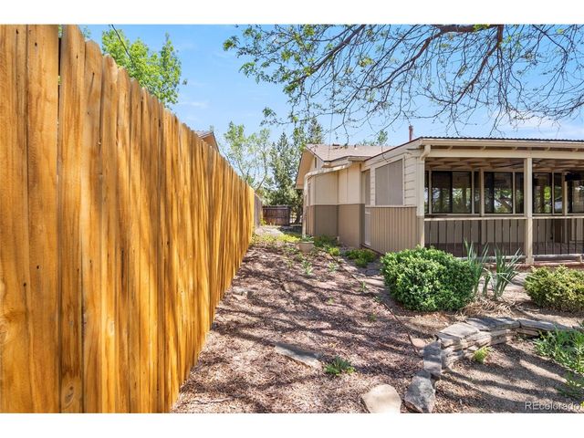 10152 W 70th Dr, Arvada, CO 80004