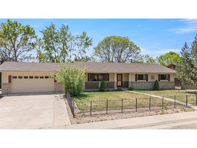 10152 W 70th Dr, Arvada, CO 80004