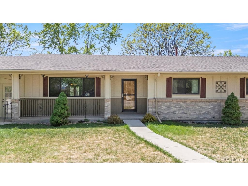 10152 W 70th Dr, Arvada, CO 80004