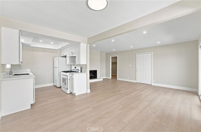 7751 Newman 4, Huntington Beach, CA 92647