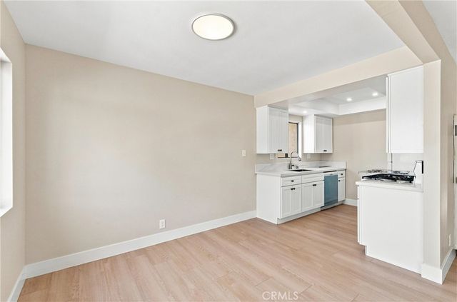 7751 Newman 4, Huntington Beach, CA 92647