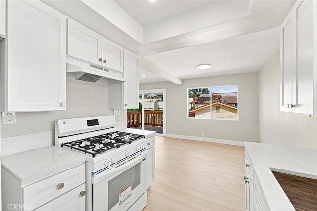 7751 Newman 4, Huntington Beach, CA 92647