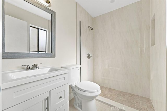 7751 Newman 4, Huntington Beach, CA 92647