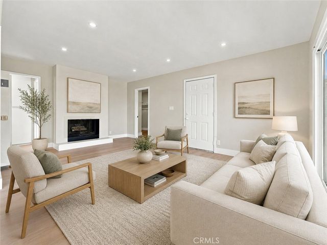7751 Newman 4, Huntington Beach, CA 92647
