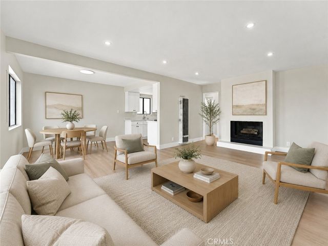 7751 Newman 4, Huntington Beach, CA 92647