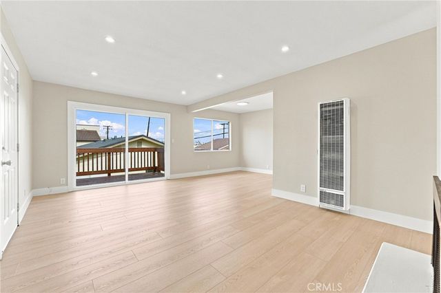 7751 Newman 4, Huntington Beach, CA 92647