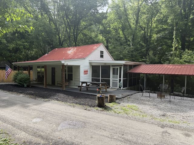 138 Cooper Ln, Smithville, TN 37166