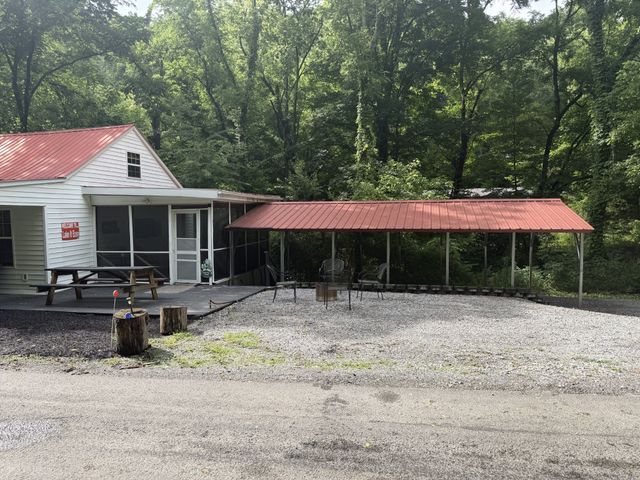 138 Cooper Ln, Smithville, TN 37166