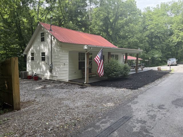 138 Cooper Ln, Smithville, TN 37166