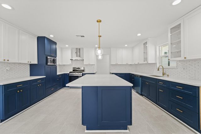 10722 Lynbrook Drive, Houston, TX 77042