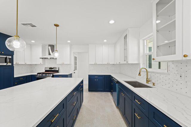 10722 Lynbrook Drive, Houston, TX 77042