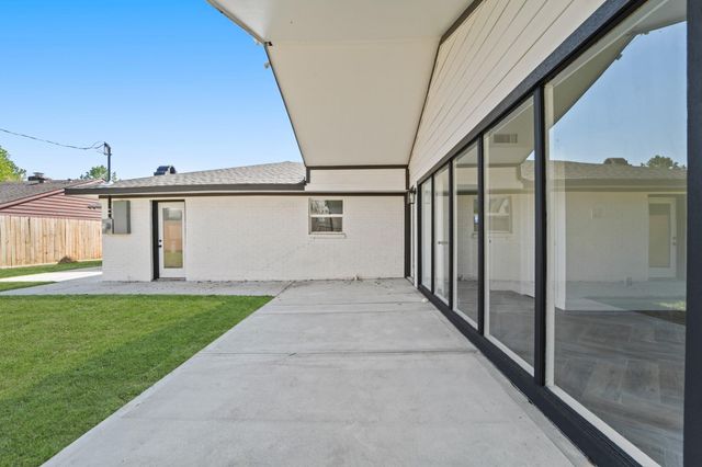 10722 Lynbrook Drive, Houston, TX 77042