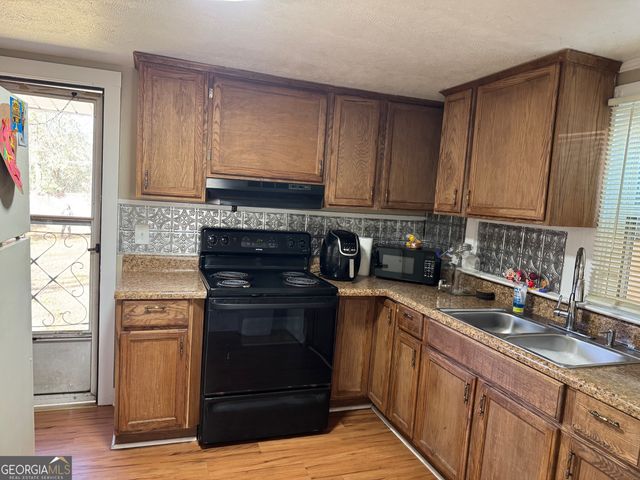 315 E 2nd Avenue, Tennille, GA 31089