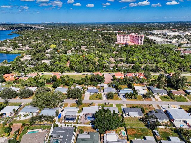 1690 ASSISI DRIVE 12, Sarasota, FL 34231