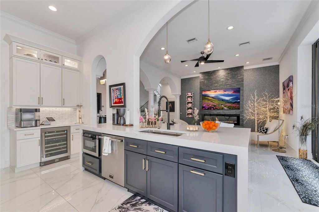 Image 12 of property listing at 1690 ASSISI DRIVE 12, Sarasota, FL 34231