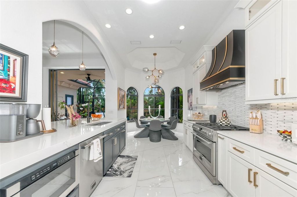 Image 17 of property listing at 1690 ASSISI DRIVE 12, Sarasota, FL 34231