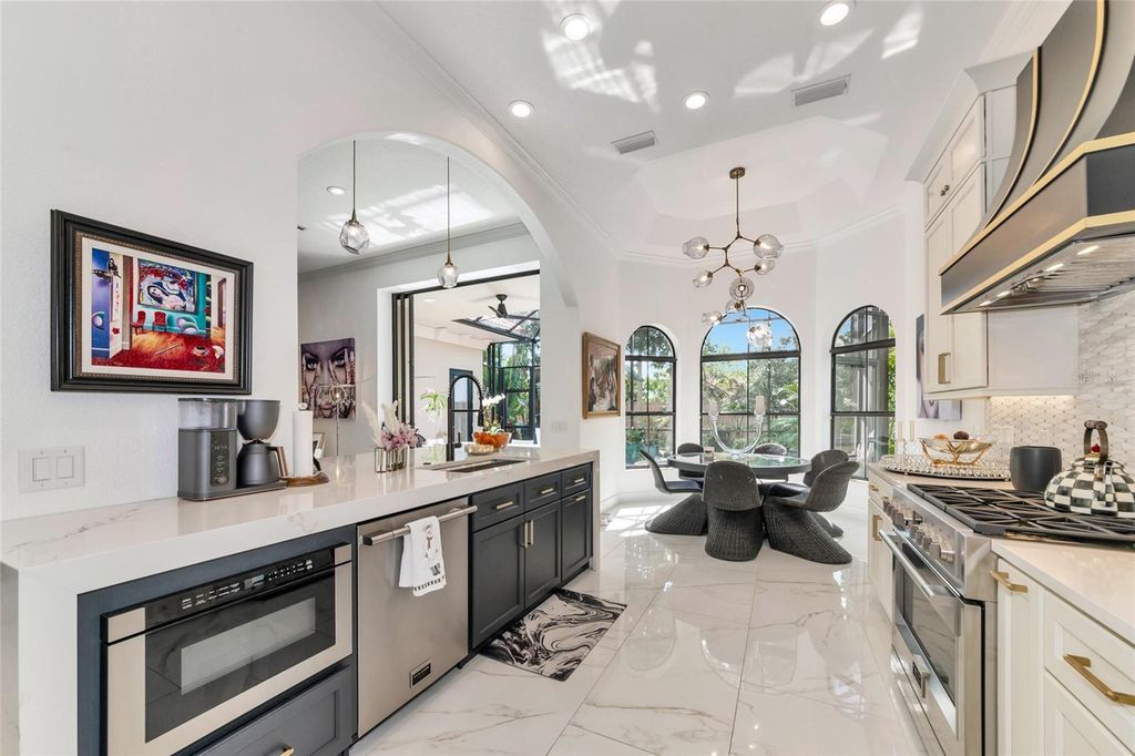 Image 18 of property listing at 1690 ASSISI DRIVE 12, Sarasota, FL 34231