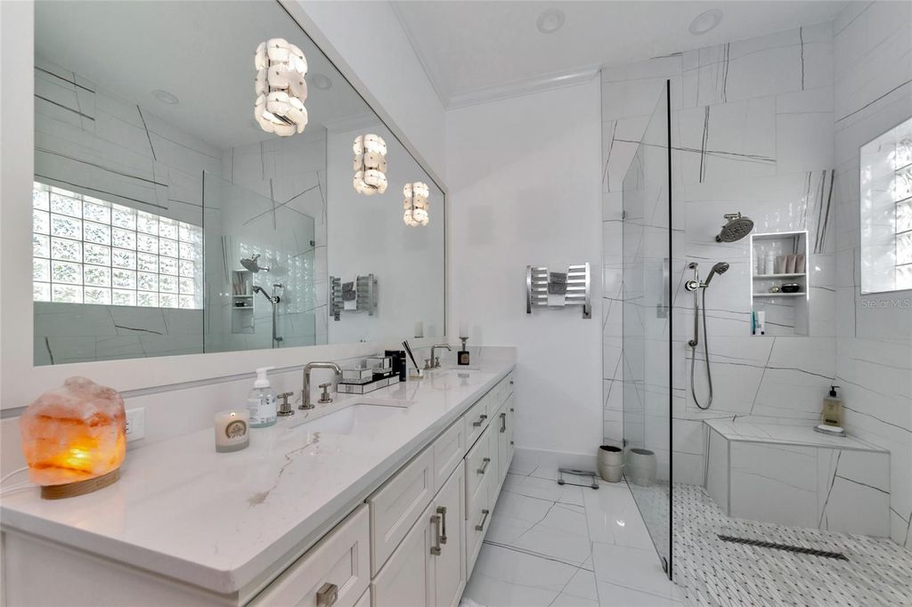 Image 32 of property listing at 1690 ASSISI DRIVE 12, Sarasota, FL 34231