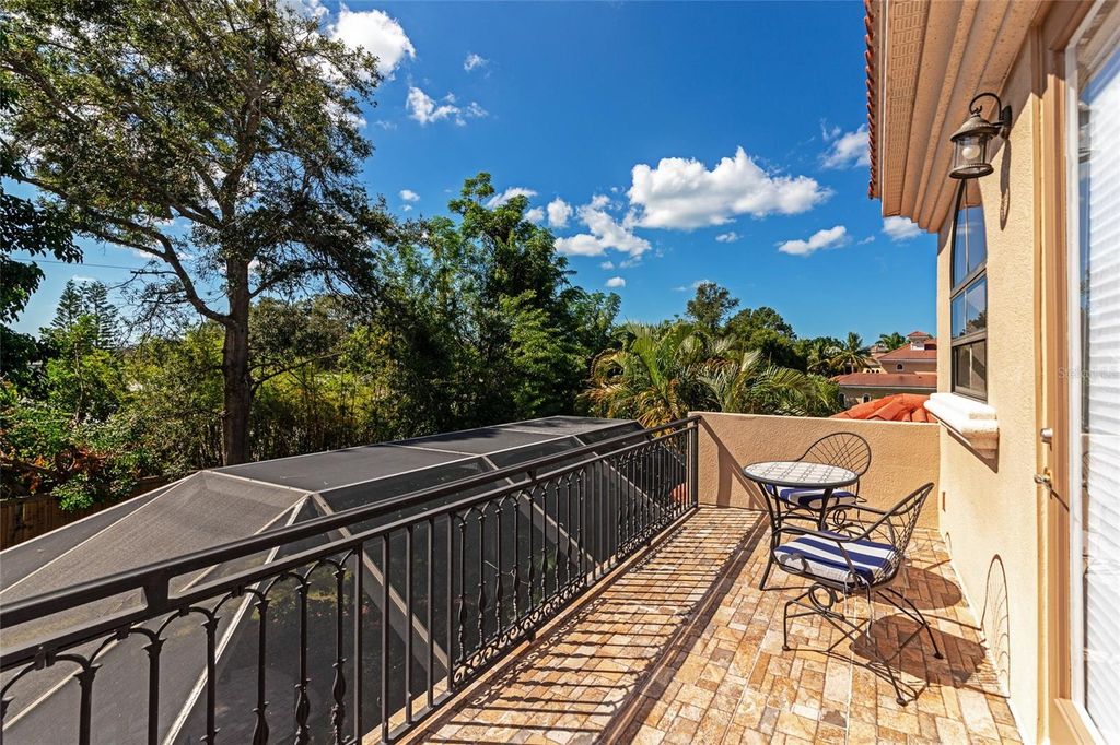 Image 44 of property listing at 1690 ASSISI DRIVE 12, Sarasota, FL 34231