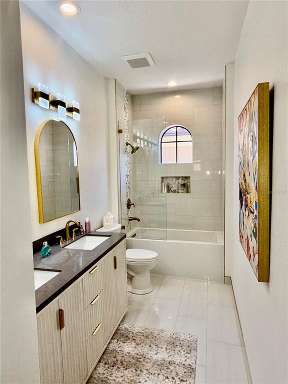 Image 45 of property listing at 1690 ASSISI DRIVE 12, Sarasota, FL 34231