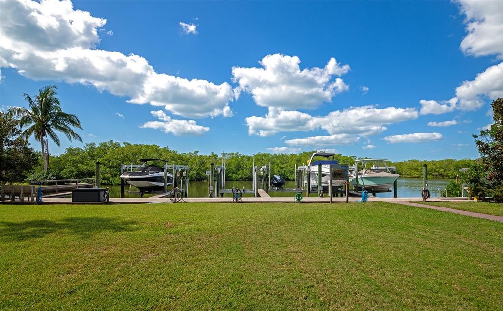 Image 63 of property listing at 1690 ASSISI DRIVE 12, Sarasota, FL 34231