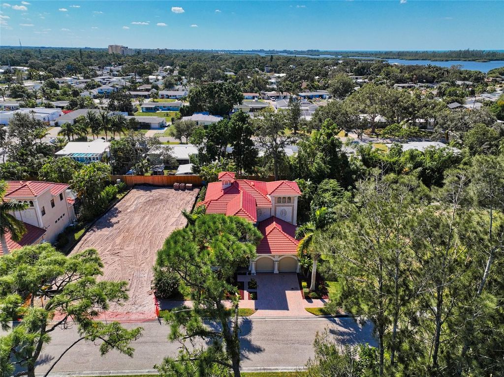 Image 77 of property listing at 1690 ASSISI DRIVE 12, Sarasota, FL 34231