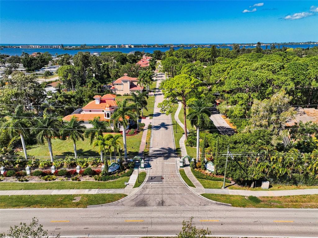 Image 78 of property listing at 1690 ASSISI DRIVE 12, Sarasota, FL 34231
