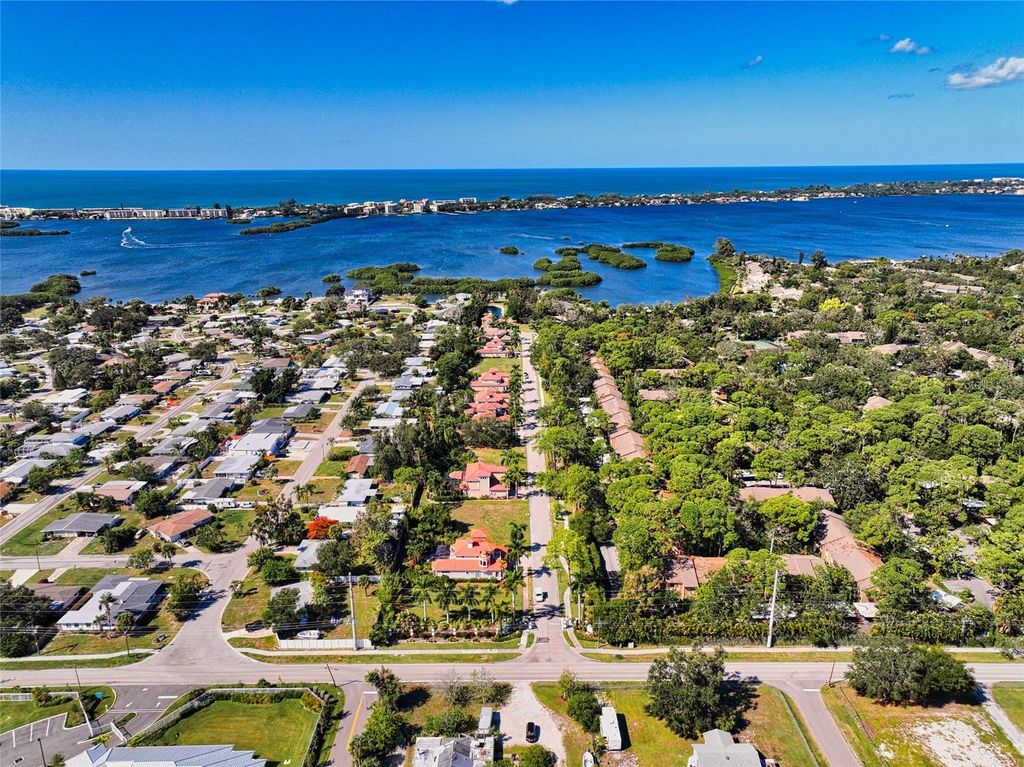 Image 81 of property listing at 1690 ASSISI DRIVE 12, Sarasota, FL 34231