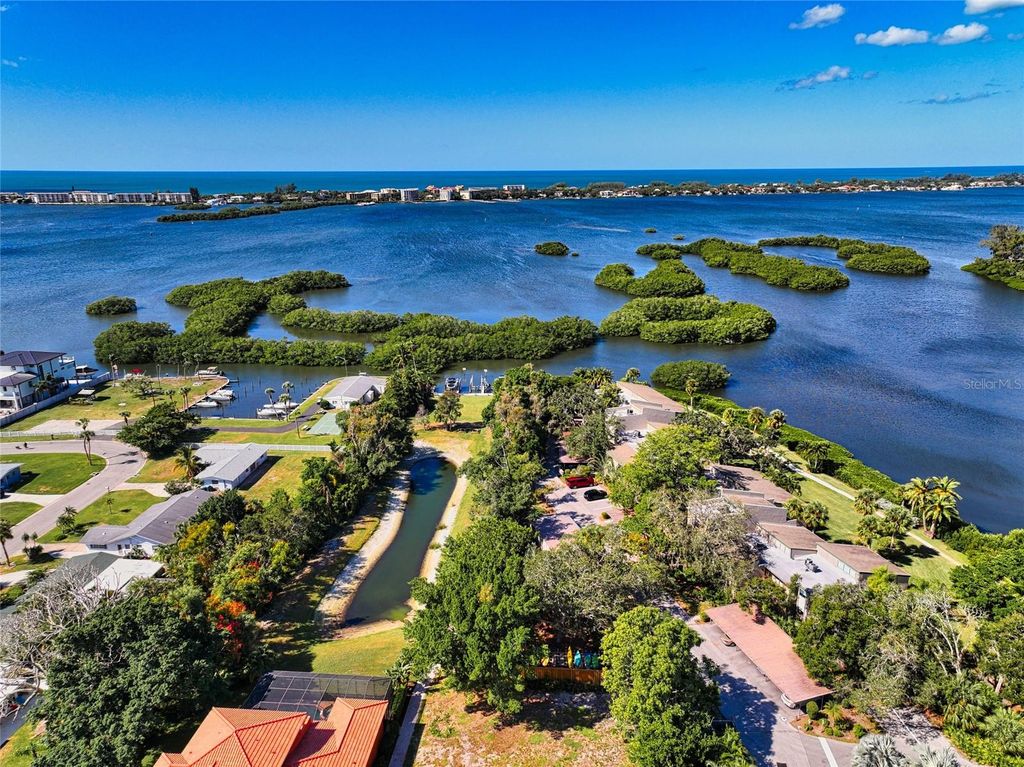Image 85 of property listing at 1690 ASSISI DRIVE 12, Sarasota, FL 34231