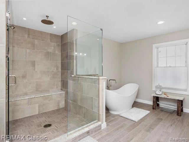 1994 Charles Court, Milford Charter Township, MI 48380