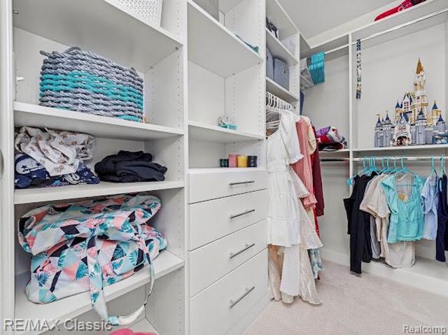 1994 Charles Court, Milford Charter Township, MI 48380