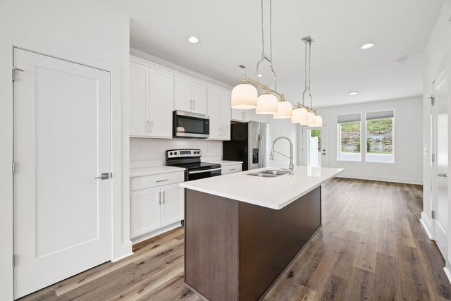 114 Stella Dr, Nashville, TN 37209