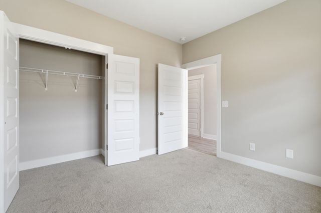 1422 Suzanne Drive, Murfreesboro, TN 37128