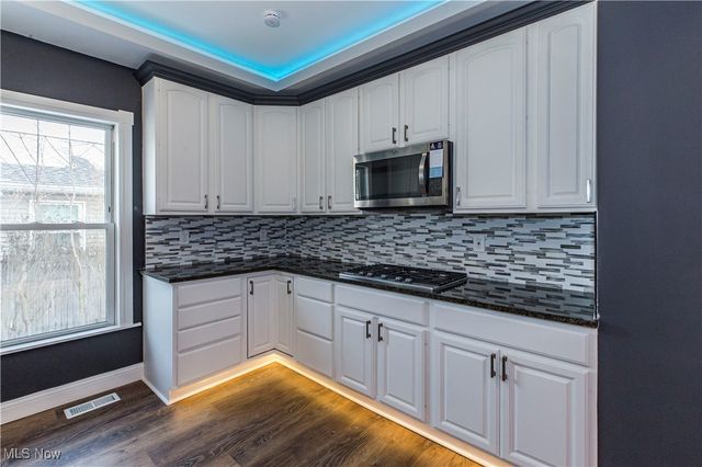 817 Raymond Street, Akron, OH 44307