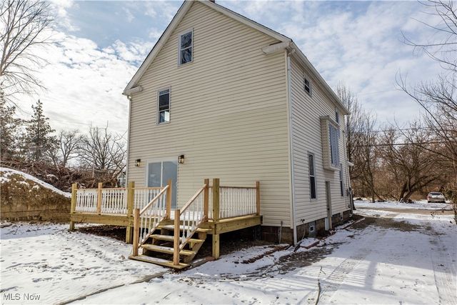 817 Raymond Street, Akron, OH 44307